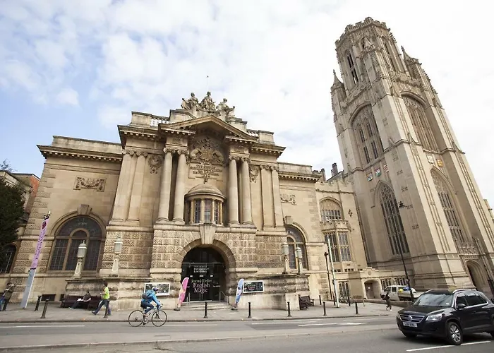 Popup 3* בריסטול